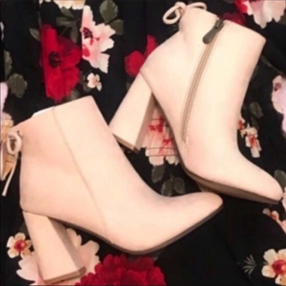 🥳HOST PICK🥳Suede Chunky Heel Booties